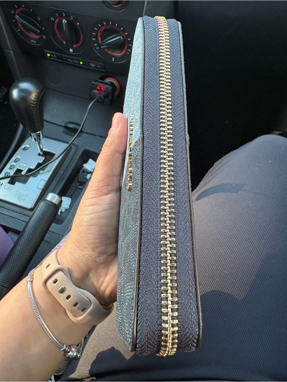 Michael Kors Light Blue Signature MK Zip Wallet - Picture 8 of 9